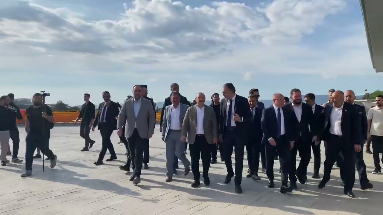 📌 Kestel Vani Mehmet Mahallesi’nde Pazar Alanı ve Katlı Otopark Açılışı Gerçekleştirildi