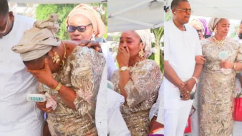 Watch As Yoruba Actress Remi Surutu Breaks Down In Tears As Her Mother's Casket Is Being Buried