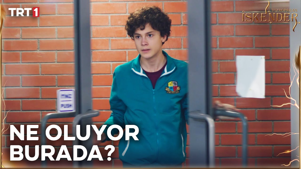 Mavi ay, Elif’i kurtarmaya geldi! - Tozkoparan İskender Özel Sahneler