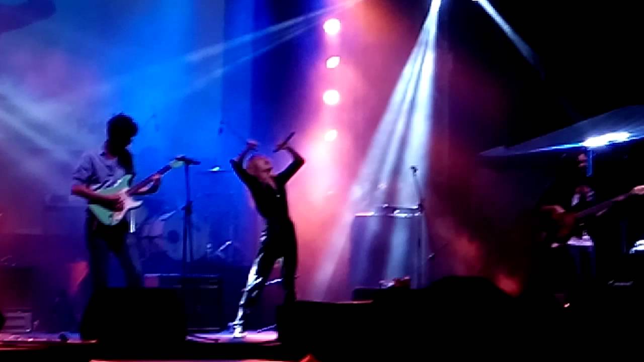 11- The Man Across the Dark Room - Patterns live