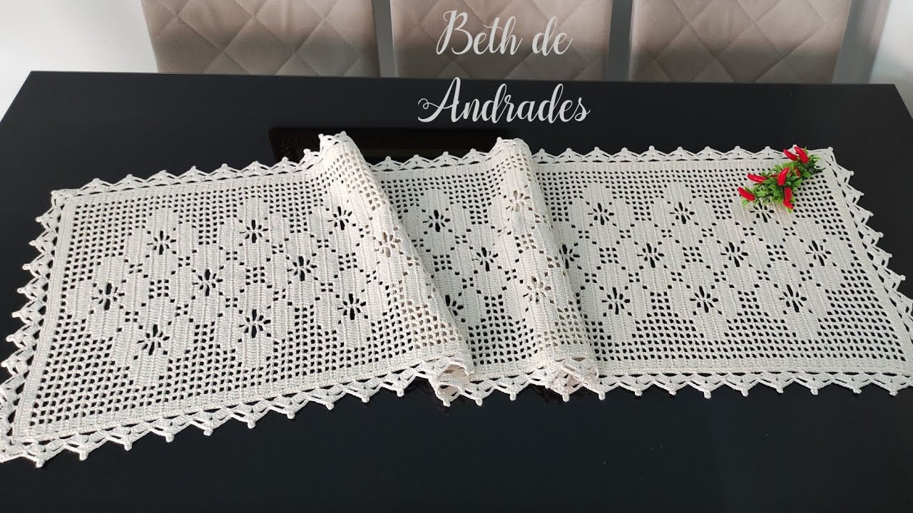 Caminho de mesa Vandinha em crochê/primeira parte/Criação Beth de Andrades