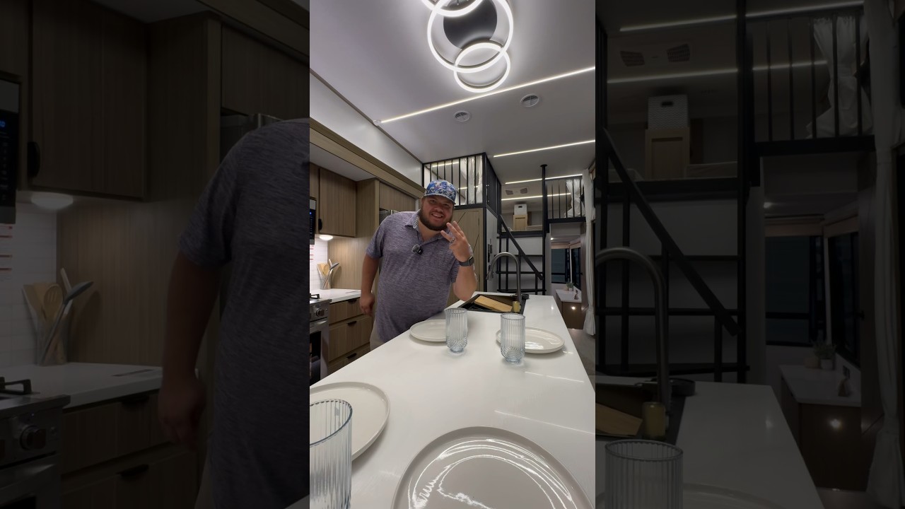 2025 Salem Grand Villa 44VIEW Part 1/4 #salem #villa #rv #rvlife #rvtour