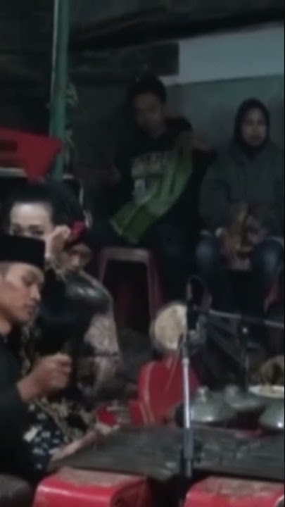 Nikmatnya Gending Manyar Sewu sampai penabuh nya pun ikut meresapi