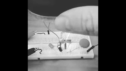 CMOS Quad NAND Gate Schmitt Trigger Theremin