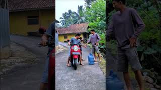 gallon trap for robbers #shortsviral #shortsfyp #comedy #laugh #trending