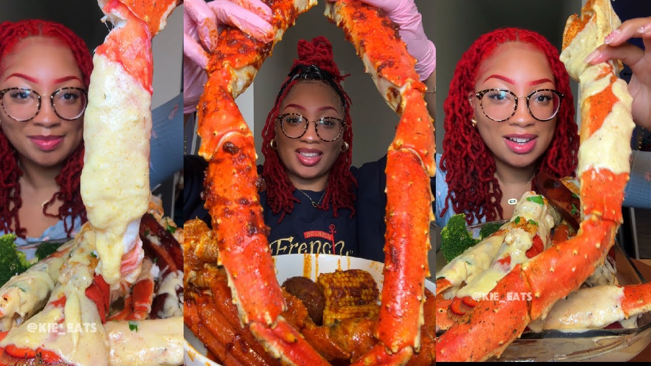 Giant King Crab 🦀 Seafood Boil 🦀🦐🌽🥚🥔 Seafood Boil Mukbang