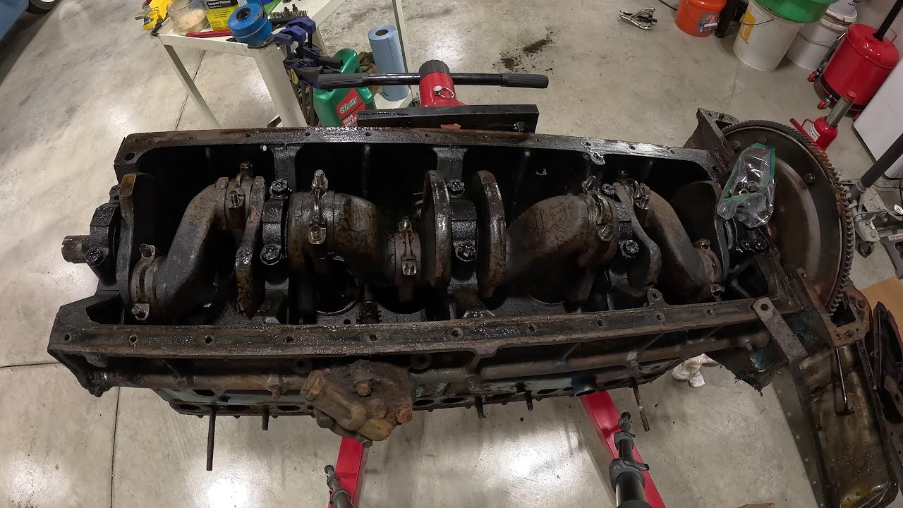 Packard 327 Teardown Part 1