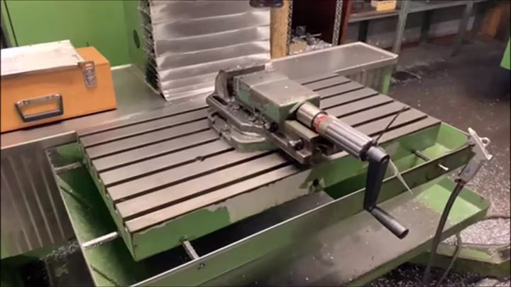 HERMLE UWF 900 E Tool Milling Machine