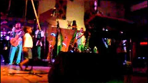 FEMI KUTI AND HIS CHILDREN ENTERTAINING THE MOVEMENT OF THE PEOPLE