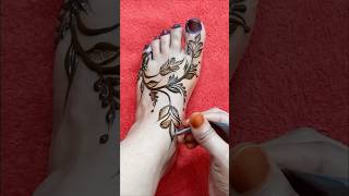 Simple Arabic Henna Design