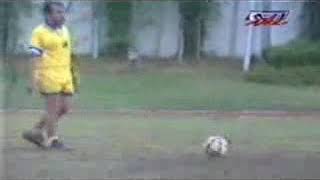 Iwan Fals main bola, dok. RCTI