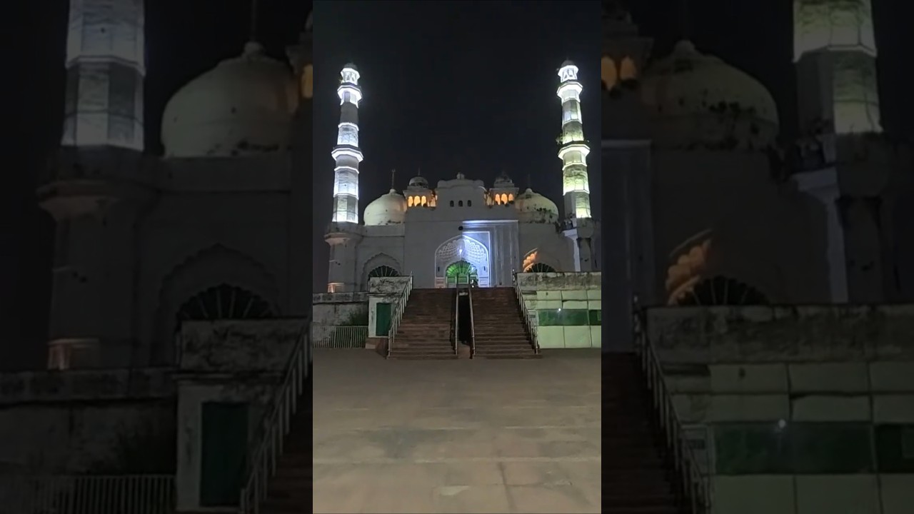 "Discover Lucknow's Hidden Gem: The Enchanting Teele Wali Masjid!"