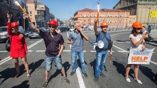 На Поштовій перекрили дорогу та викликали Кличка На Поштовій перекрили дорогу та викликали Кличка