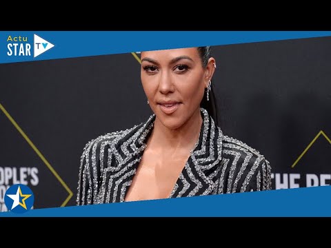 Vidéo: Kourtney Kardashian Se Déshabille Pour La Fête Des Mères