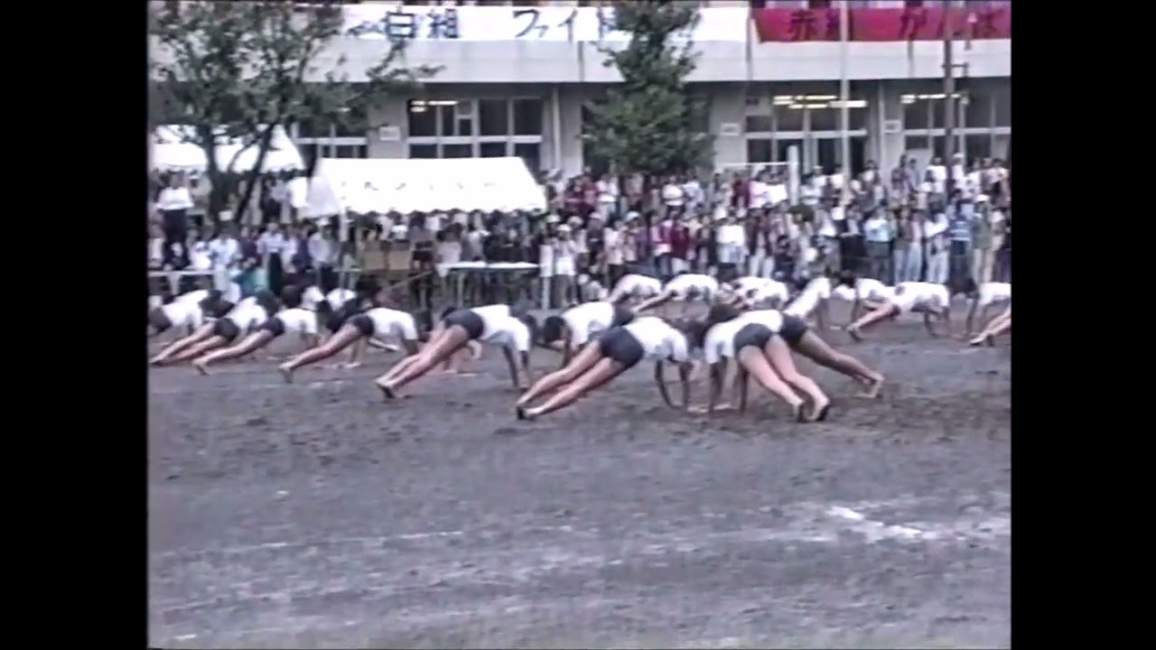 上の娘（３年生）雨も止み再開　九沢小学校運動会－６（津山雄次）970900