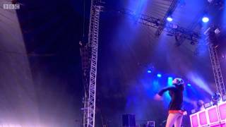 Charli XCX - I Love It Live Glastonbury 2015 Resimi