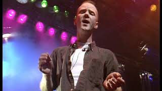 Miniatura del video "Bronski Beat - It Ain't Necessarily So (Top of The Pops 1984 - Christmas Special)"