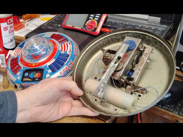 Inside look and repair of the 1960's Space Explorer Moon-1 ship