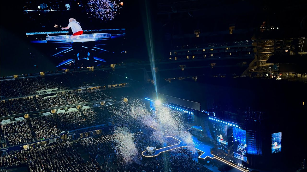 AC/DC - Let There Be Rock (Guitar Solo) - 4/14/2025 - AT&T Stadium ...