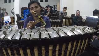 Proses Latihan Rejang Sumping Keladi Untuk Acara Pitra Yadnya Atma Wedana