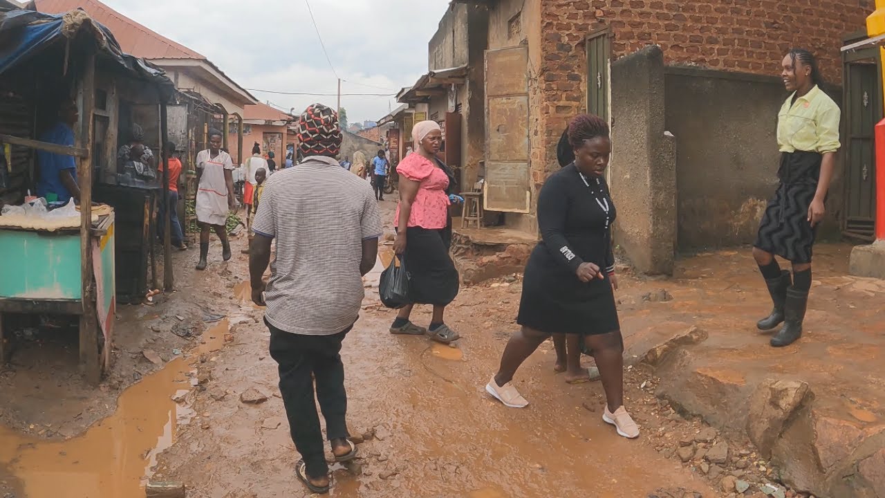LIFE AFTER A HEAVY RAINFALL IN A LOCAL COMMUNITY IN AFRICA 🌍 UGANDA🇺🇬 | KOSOVO