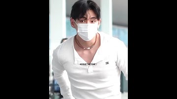 OMG Taehyung looks so Hawt🥵😩Have a safe flight✈️#taehyung#trending#viral#shorts#btsv#shortsfeed