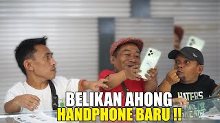 Download lagu AHONG RINDU DENGAN ISTRI, KITA BELIKAN HANDPHONE BARU UNTUK MENGHUBUNGI ISTRINYA !!