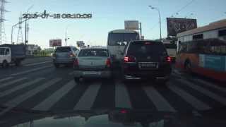 Быдло на лексусе получил своё Быдло на лексусе получил своё