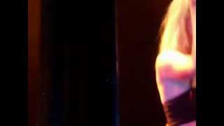"Weightless" Performance by Natasha Bedingfield