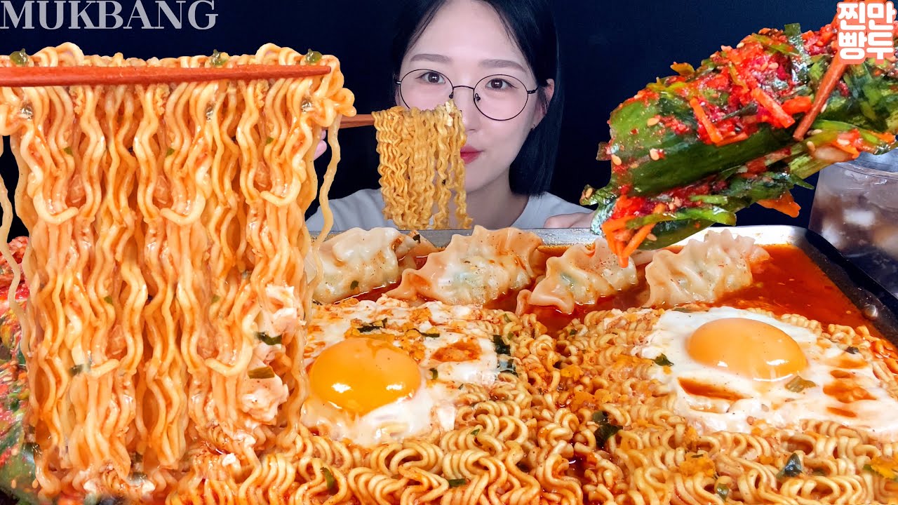 🍜Spicy Dumpling Ramen & Kimchi | KOREANFOOD MUKBANG ASMR