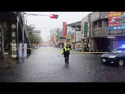 大雷雨狂襲員林淹水惡夢再現 彰警冒雨交管維護人車安全