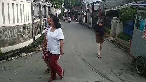 DUA LADIES BERDADA MONTOK || Saat Menyampaikan Info Setelah Diguyur Hujan