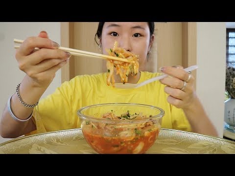 (eng sub) 시원새콤달콤한 <strong>물회</strong> 배달시켜서 소면까지 후루룩 (인생식탁 <strong>포항</strong> 새천년 <strong>물회</strong> 먹방)｜여신민또