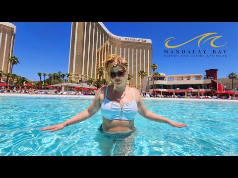 I Stayed in the Cheapest Room at MANDALAY BAY in Las Vegas!