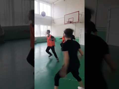 Сельский Баскетбол 7 класс обыгрывает девятиклассников #basketball