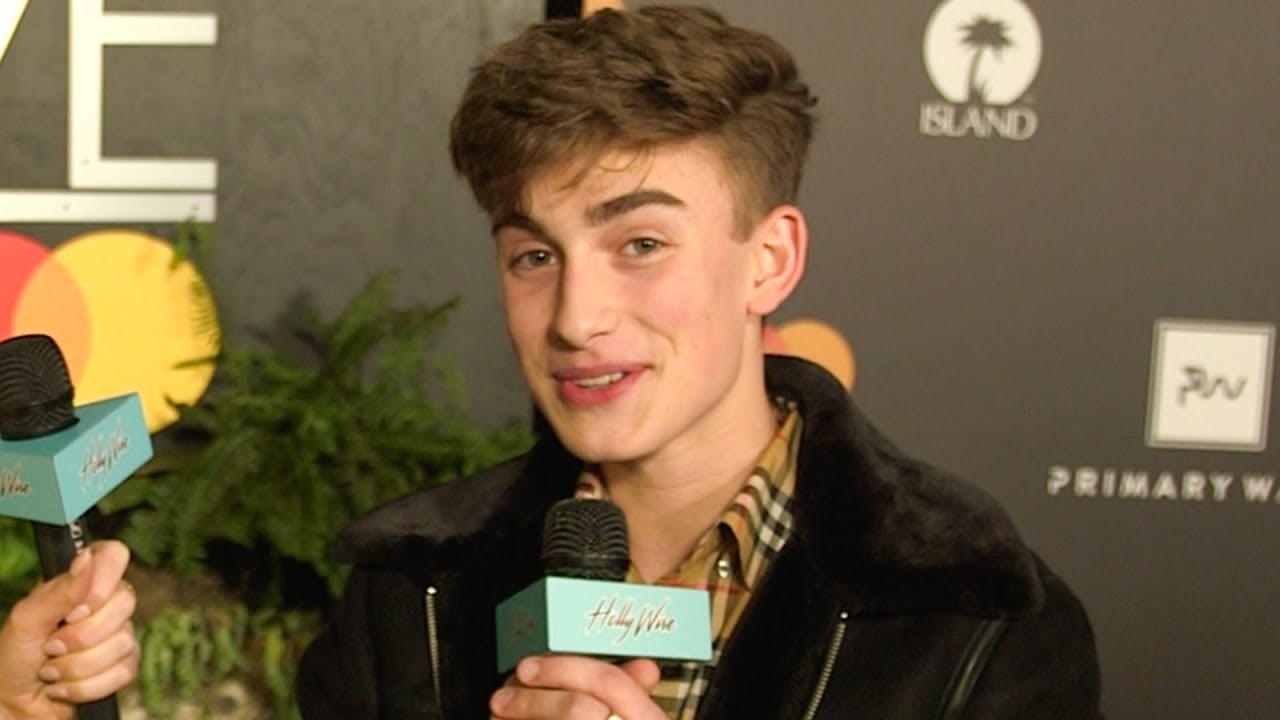 Johnny Orlando Talks MEETING Shawn Mendes! | Hollywire