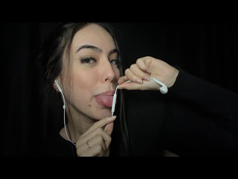 ASMR- IMPOSSÍVEL NÃO SE ARREPIAR COM O MIC <strong>DO</strong> FONE <strong>DE</strong> OUVIDO!