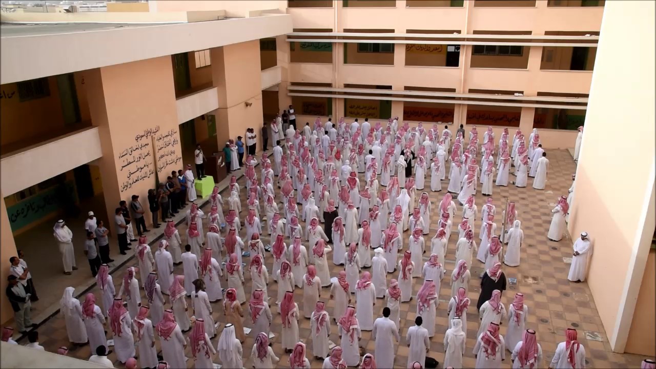 تفعيل برنامج الاصطفاف الصباحي ثانوية الفاروق بحائل