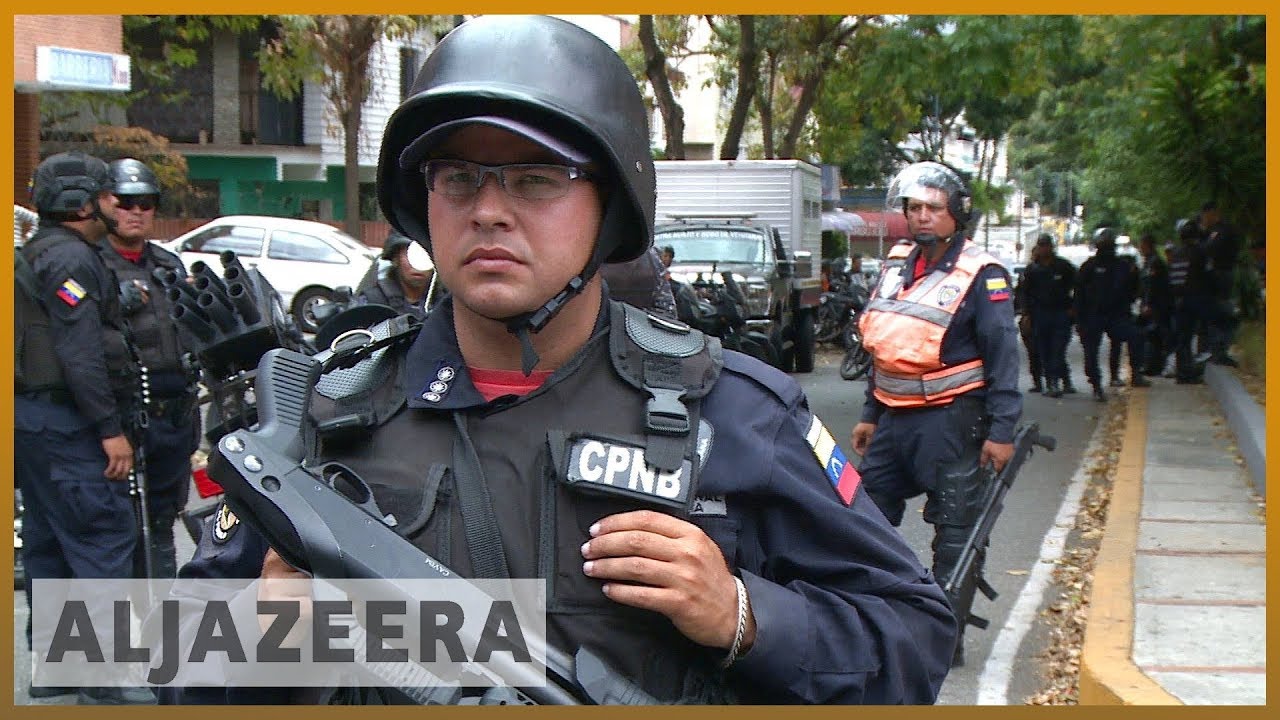 🇻🇪 خوان غوايدو، رئيس فنزويلا، يدعو أنصاره لحشد الجيش | الجزيرة الإنجليزية
