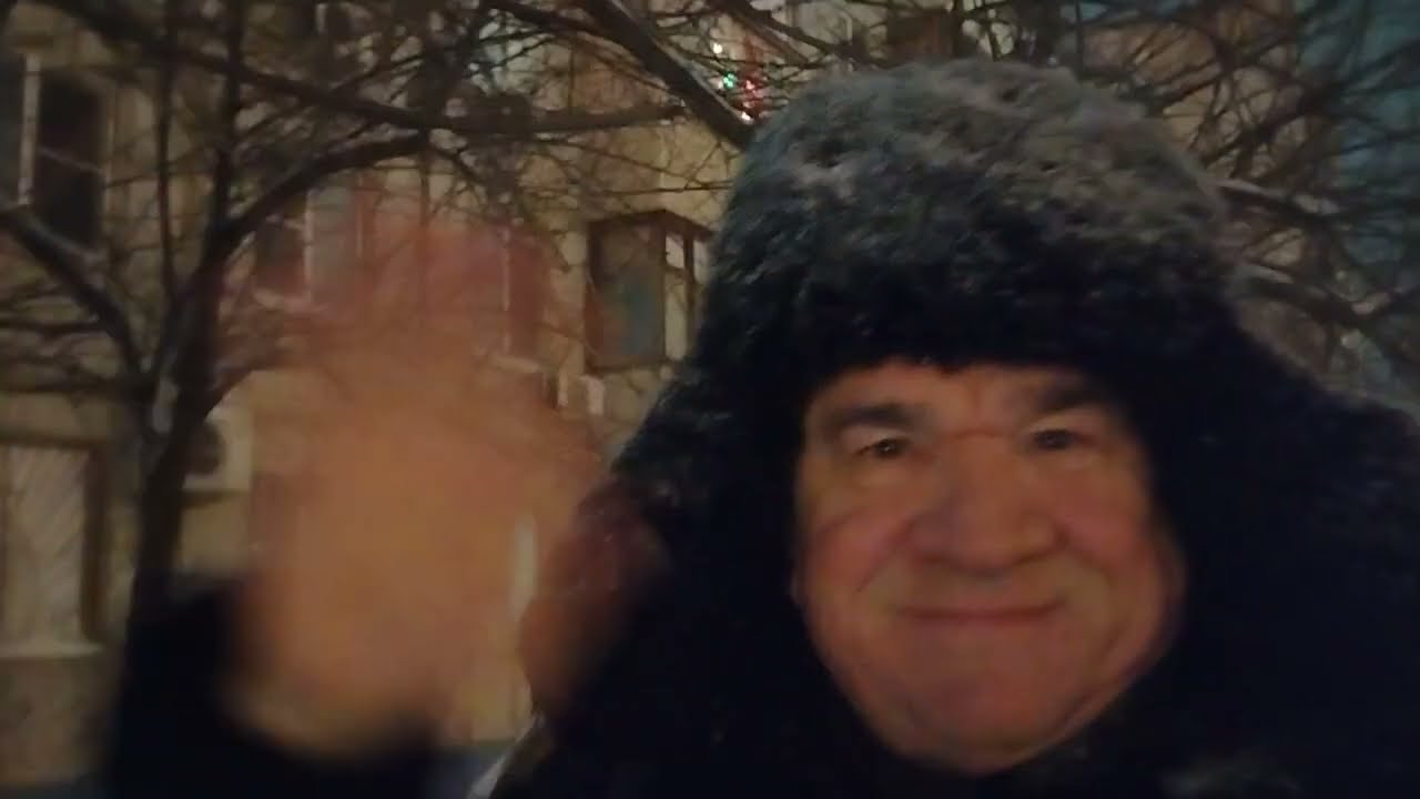 Жители Астрахани с энтузиазмом воспринимают выпадение снега, что проявляется в их активном использов