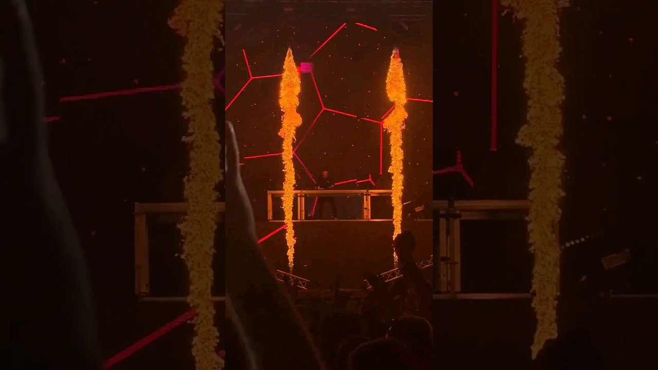 Martin Garrix at Ultra Europe playing some Tech House 