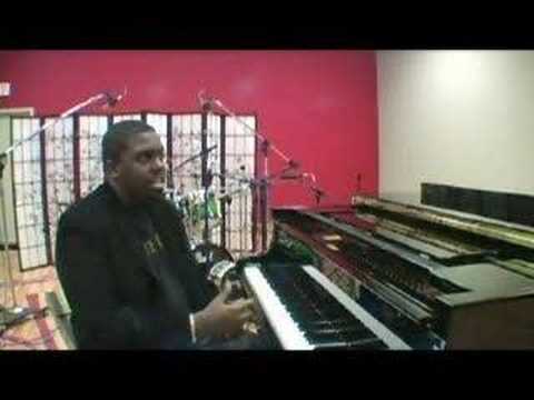 CCMtv.org - UP CLOSE with William McDowell (Part 1...