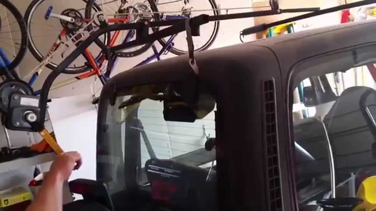 The easy way to remove a Jeep Wrangler hard top. - YouTube