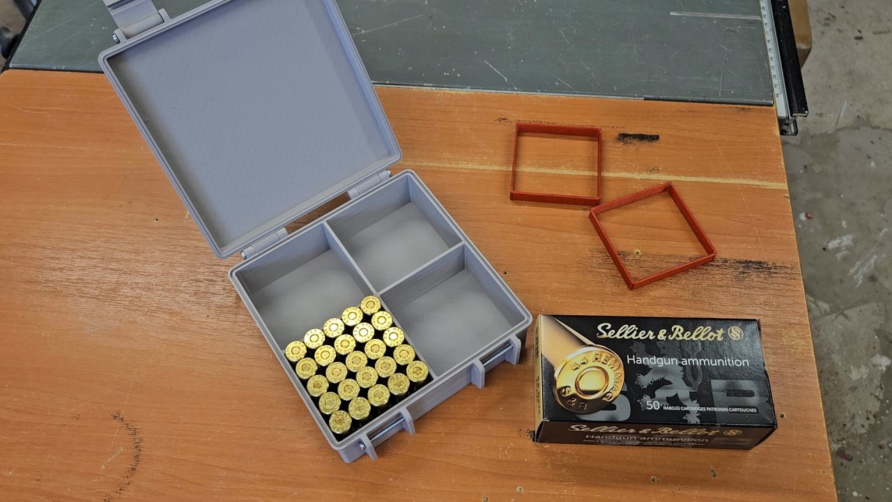 Ammo box for 100 pcs of .44 Magnum