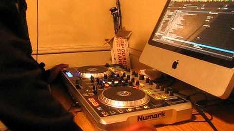 Numark N4 Scratching Hip Hop Twerking!!!!!!