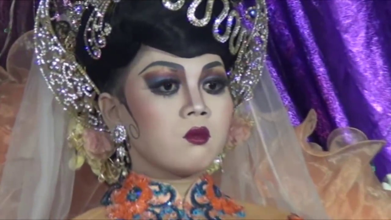 Rias Pengantin yang Pengantin Putrinya Sulit di Bedakan Dengan Orang Lain dan Wajahnya Sama