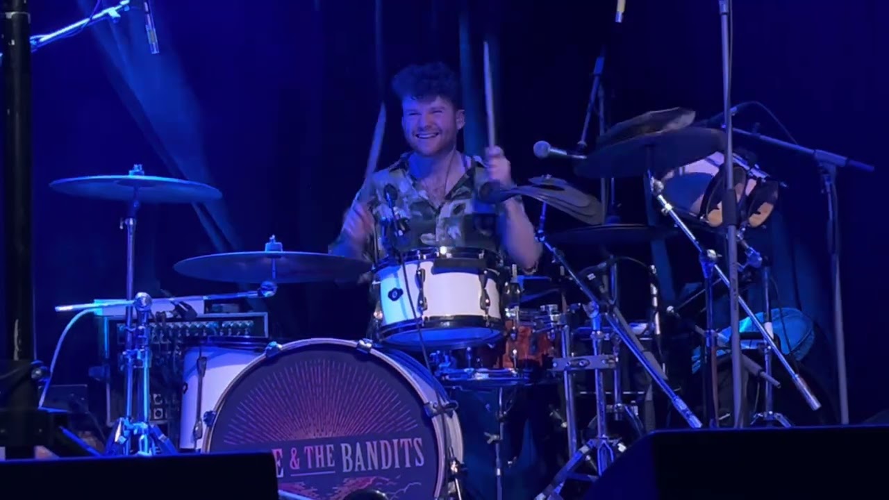 Willie and the Bandits - 4 Million Days. Zachariah O'Loughlin