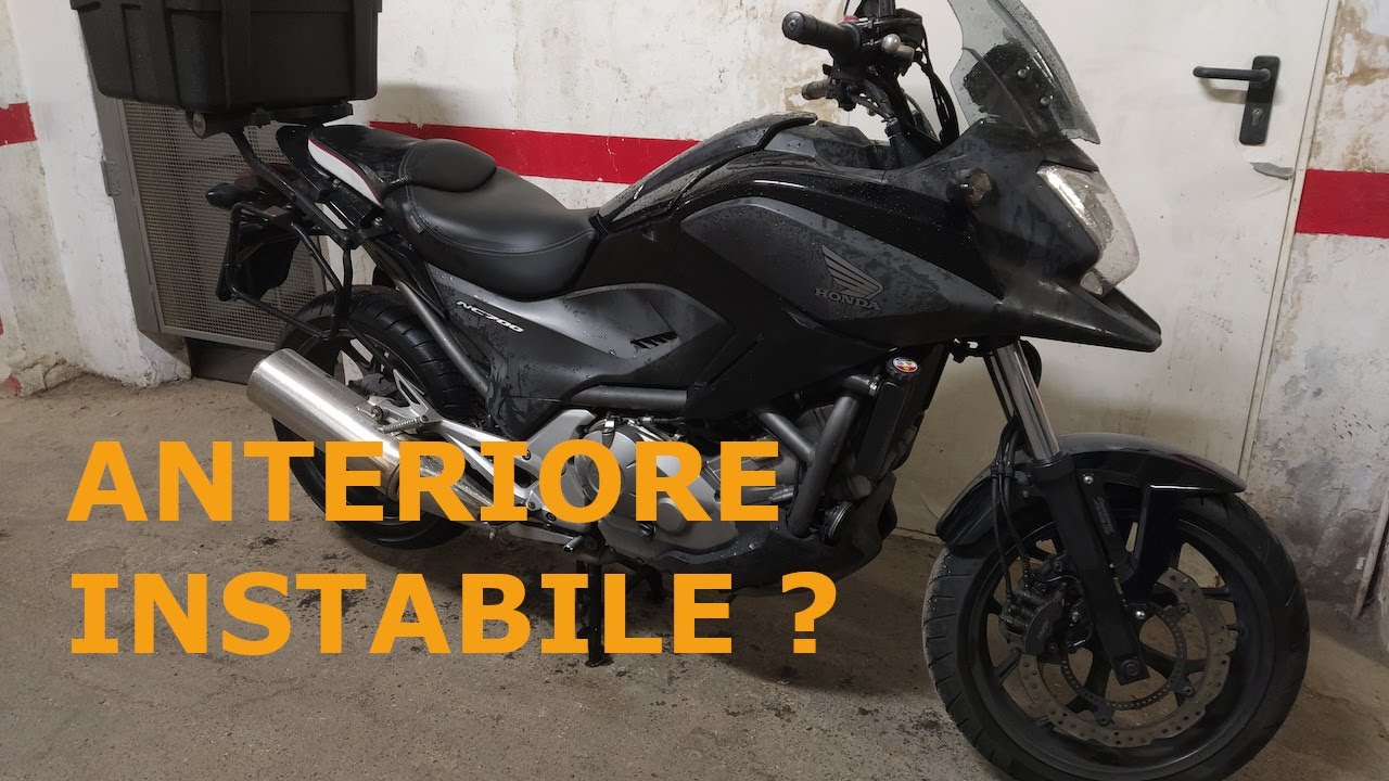 Honda NC 700 / 750 - Sostituzione Cuscinetti Ruota Anteriore - Front Wheel Bearings Replacement