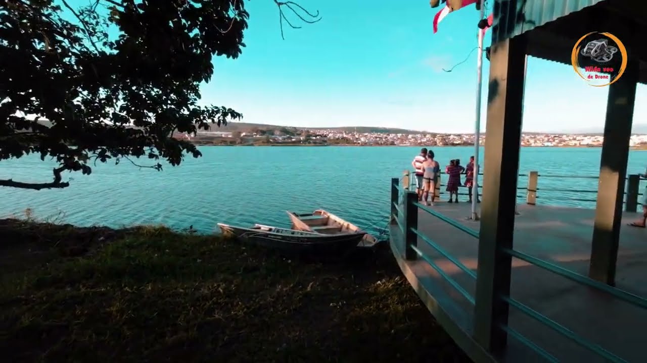 DRONE VOANDO BAIXO NA LAGOA DAS BATEIAS.