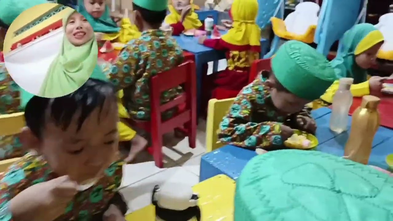 MAKAN JASUKE BERSAMA ANAK TK PUTRA DHARMA DESA SINUNGREJO 